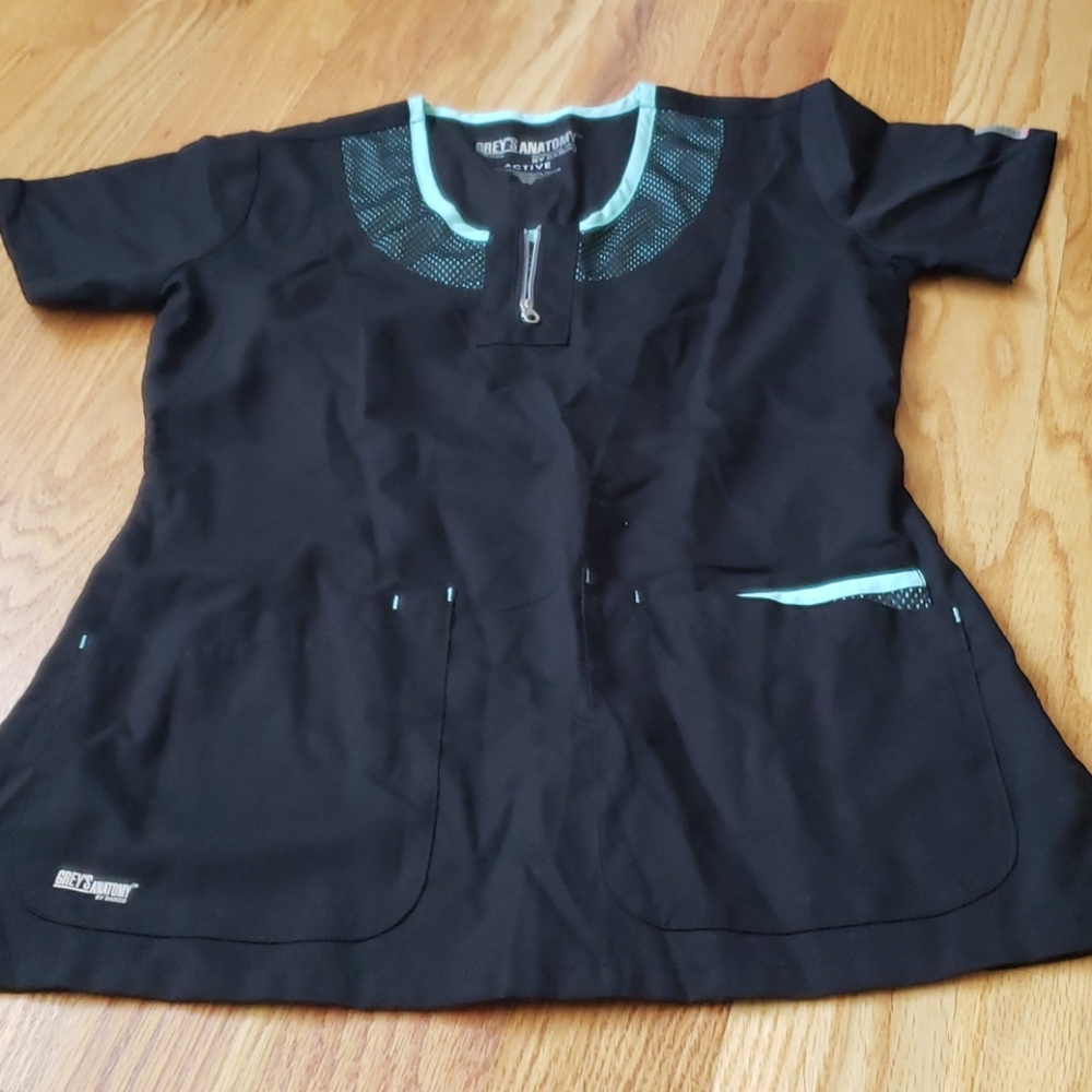 Scrub top